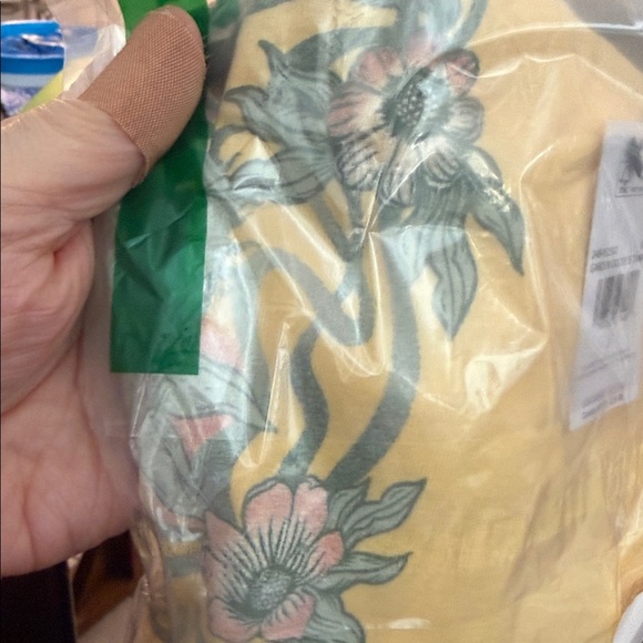 Billabong Garden Goddess Cotton
Graphic Logo Yellow Tank Top NWT M L - Picture 11 of 15